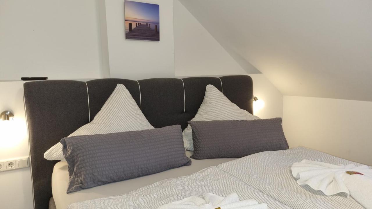 Pension Likedeeler Suite Majestaet Sir Francis Drake Borkum Exterior foto
